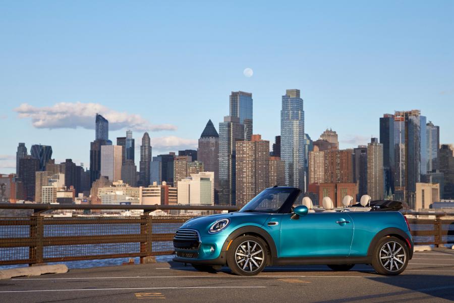  Mini Cooper Cabrio 2016 года  (US) (фото 25 из 26)